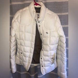 Woman white puffer jacket